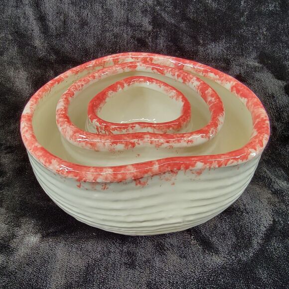 Nesting Bowls Spongewear Heart Shaped Set of 3 White Pink Vtg Cottagecore - Picture 10 of 12